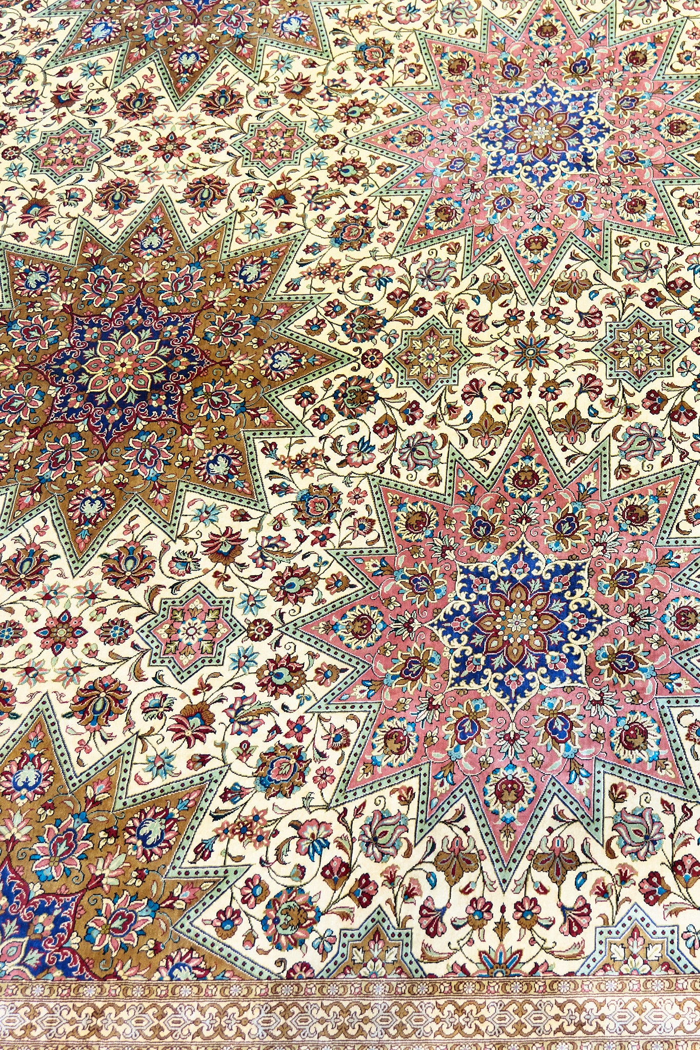 Tappeto Persiano Qum in Seta Extra Fine — Disegno Stellare