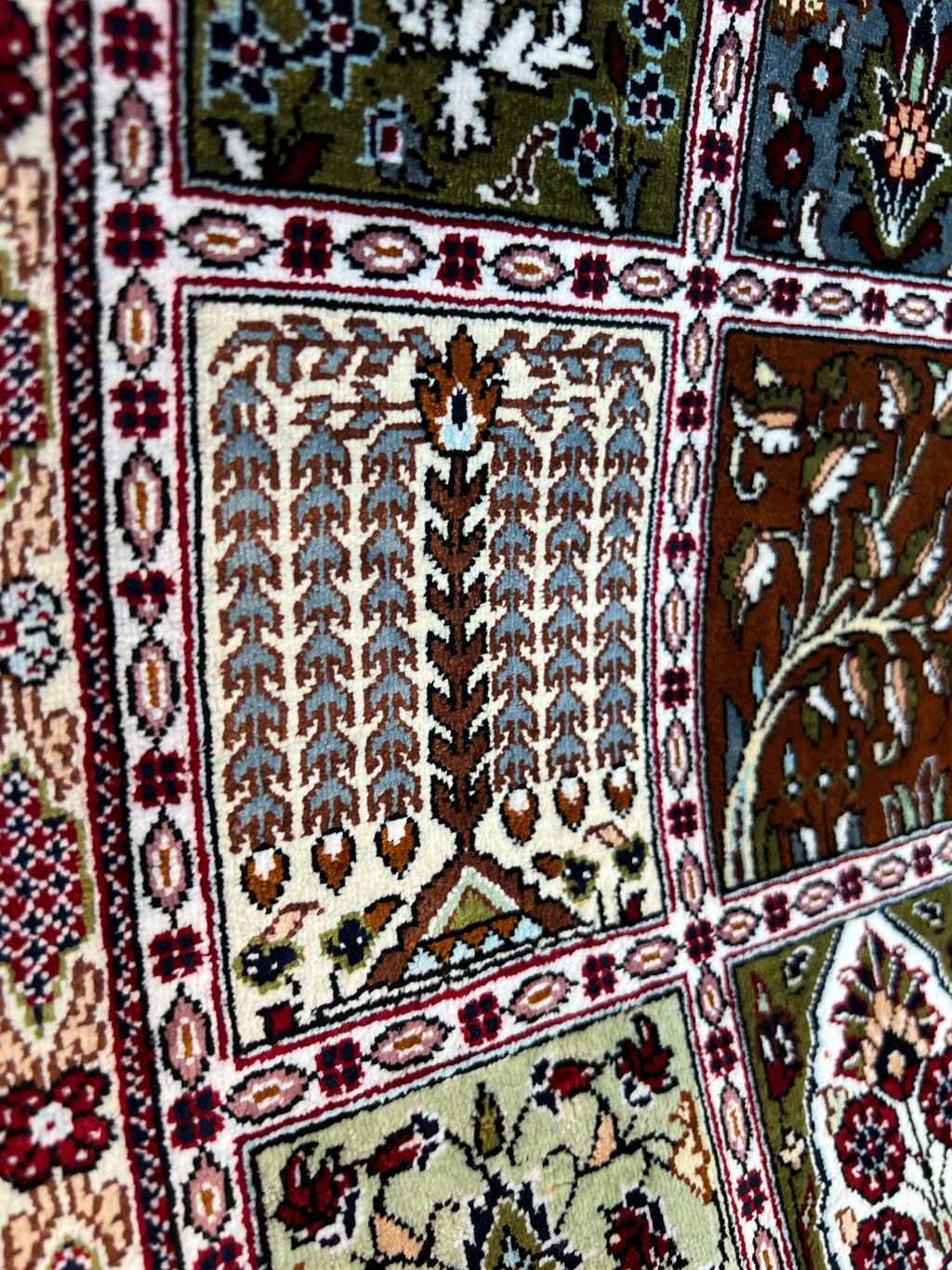 Tappeto persiano Qum in seta extra fine